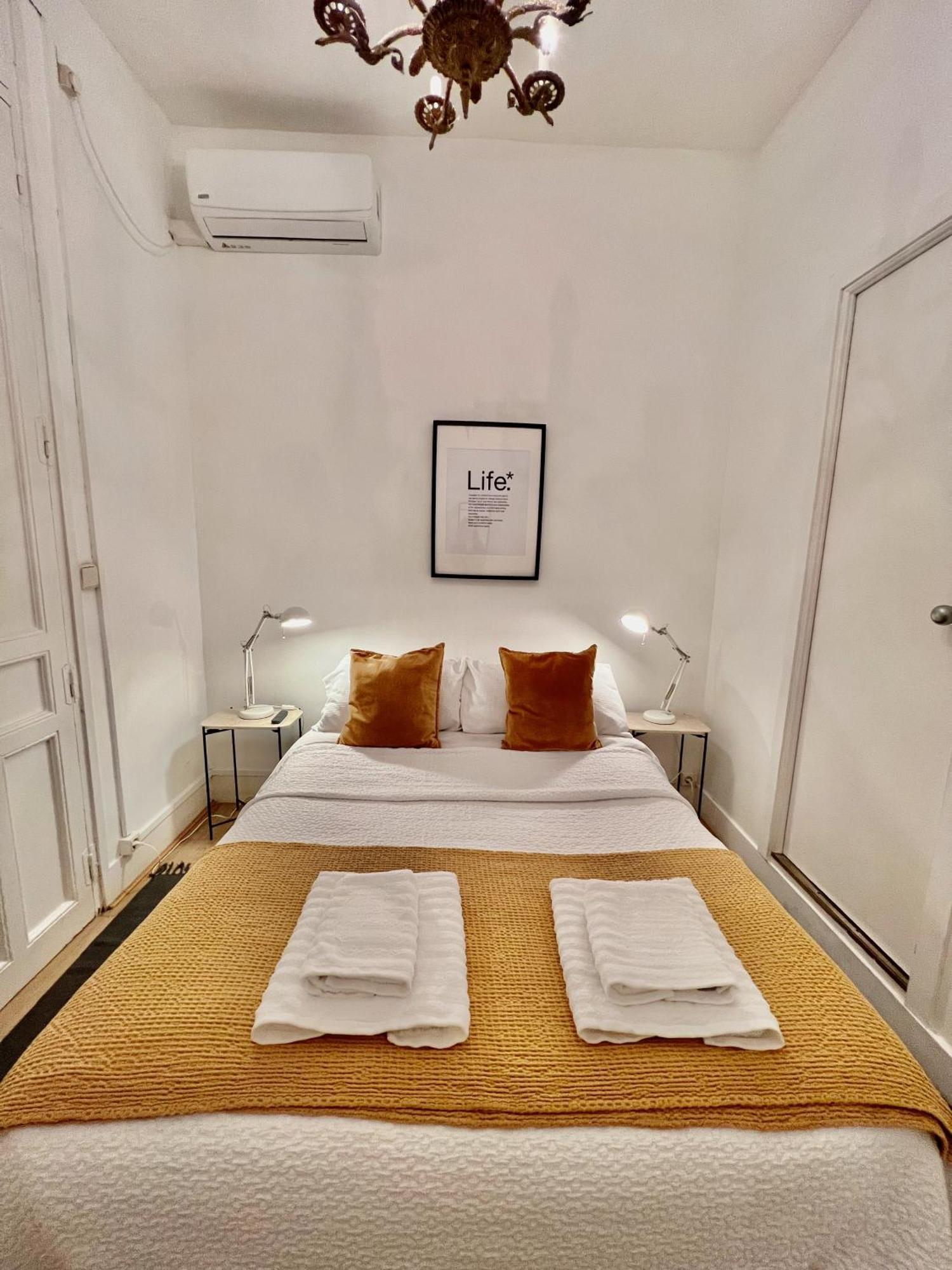 Urban Fuencarral Guest house *